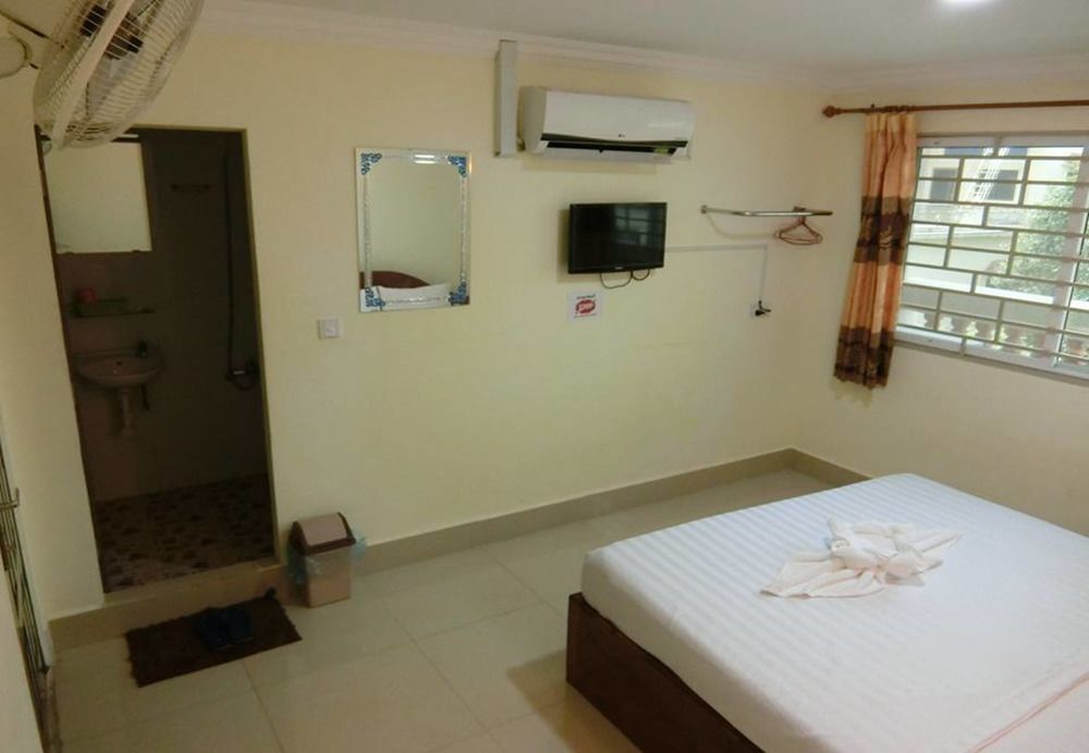 First Hotel Battambang Exterior foto